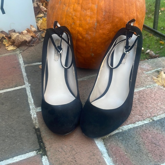 Zara Woman 5 inch Peak Heel Shoes, size 40 - Picture 2 of 11